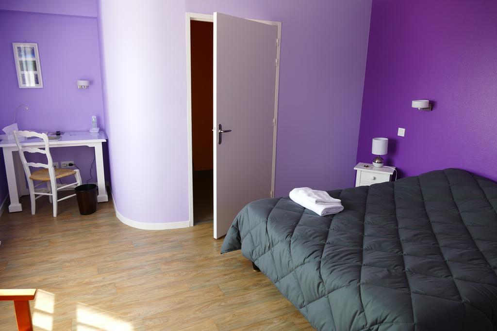 Hotel Logis La Rose Des Vents Volvic Zimmer foto