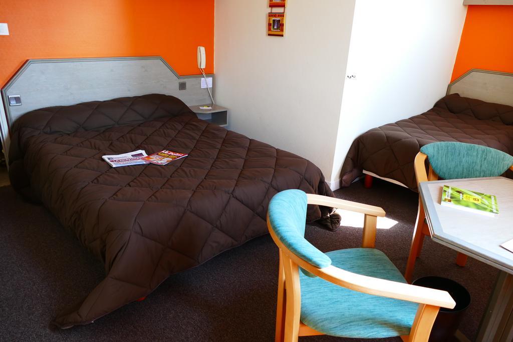 Hotel Logis La Rose Des Vents Volvic Zimmer foto