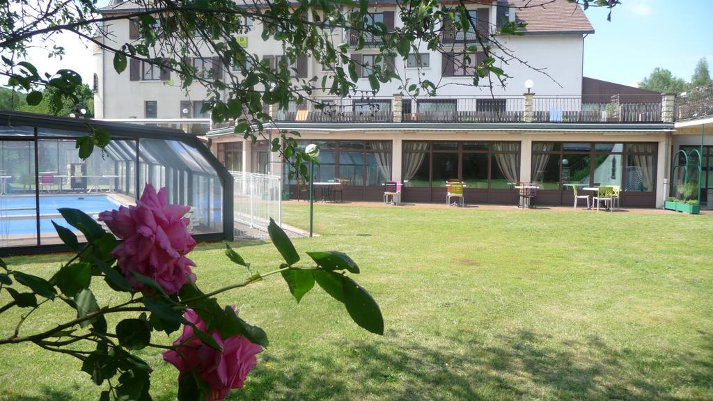 Hotel Logis La Rose Des Vents Volvic Exterior foto