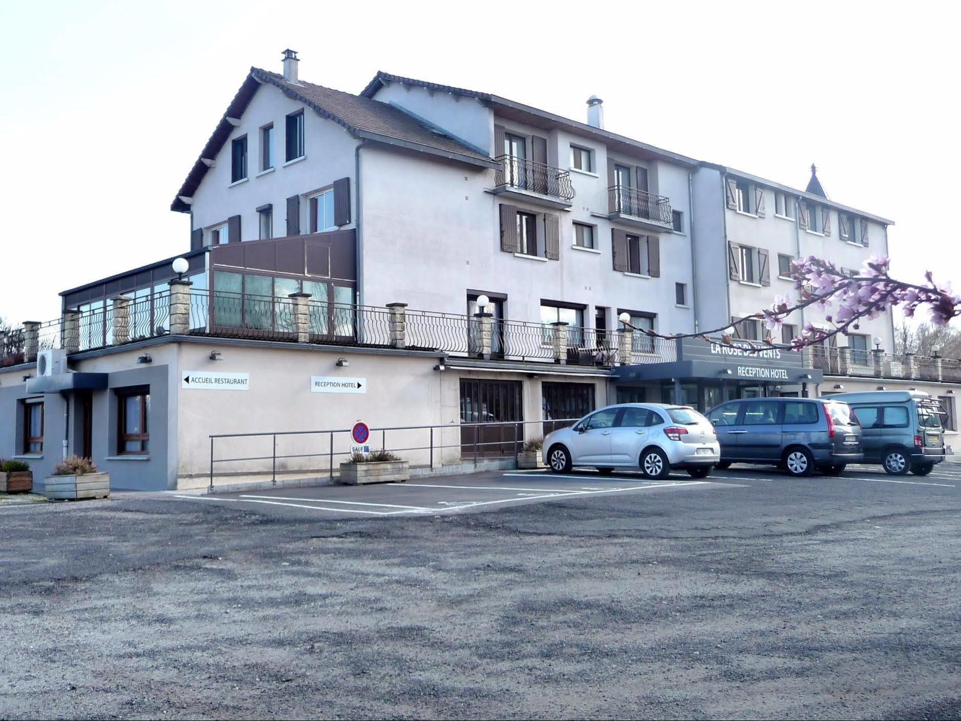 Hotel Logis La Rose Des Vents Volvic Exterior foto