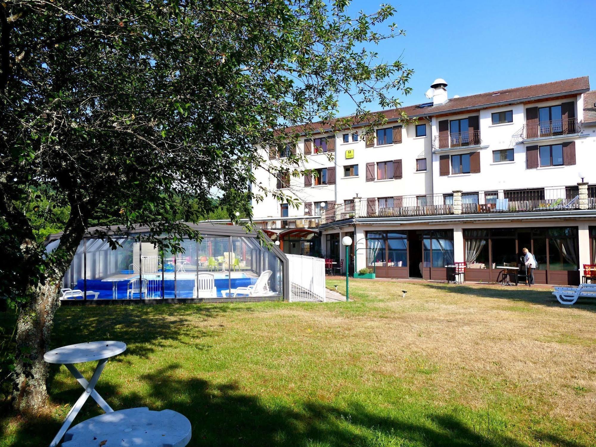 Hotel Logis La Rose Des Vents Volvic Exterior foto